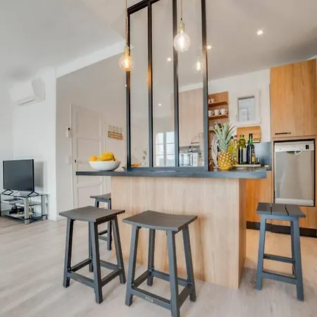 アパート Elegant Apartment